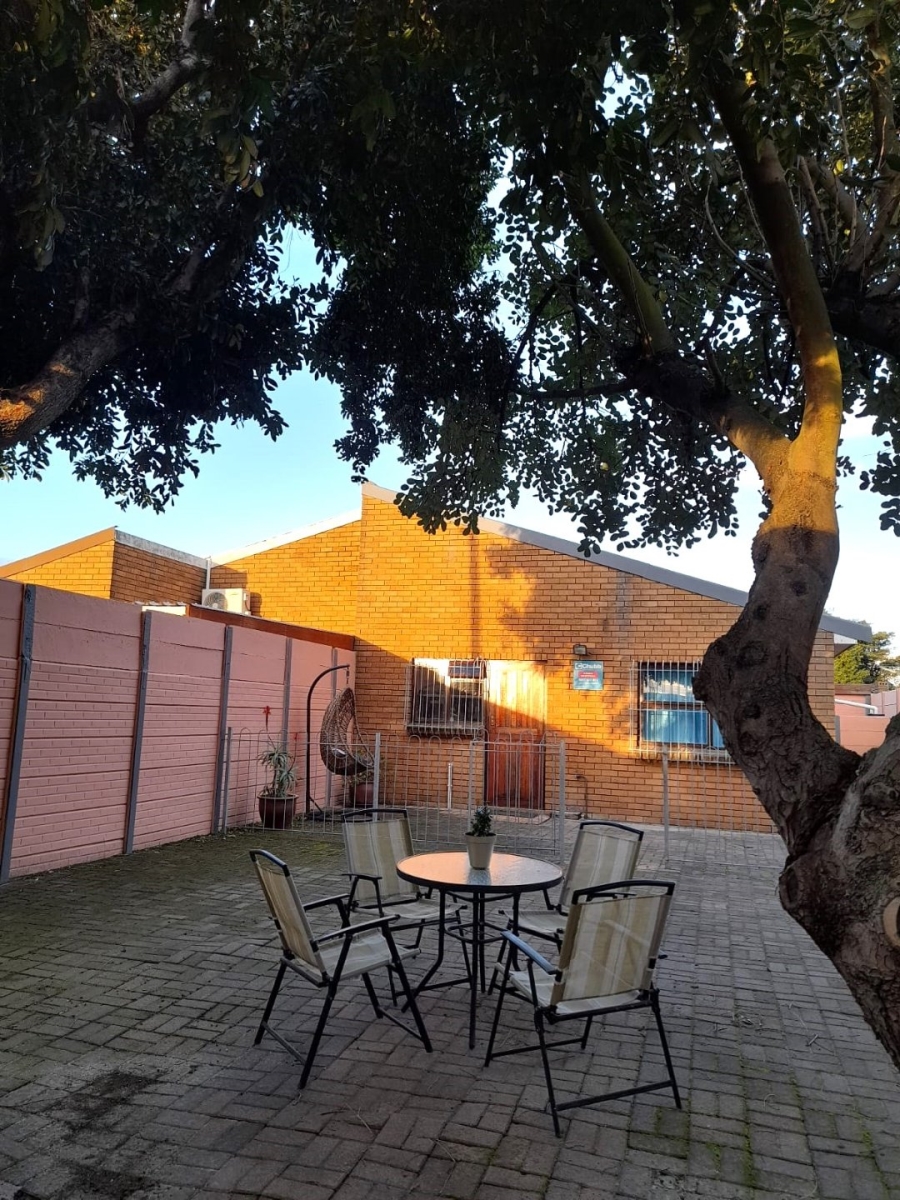 2 Bedroom Property for Sale in Sonnekuil Western Cape